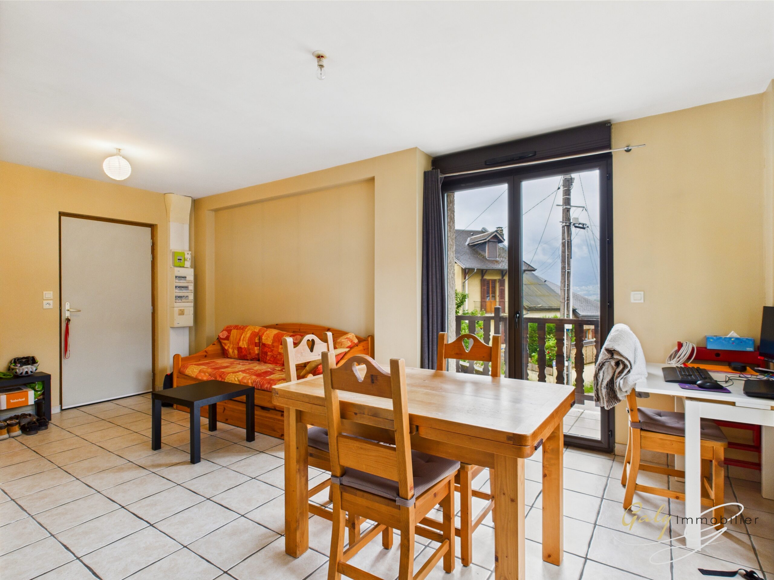 VIVIERS DU LAC T2 balcon et parking